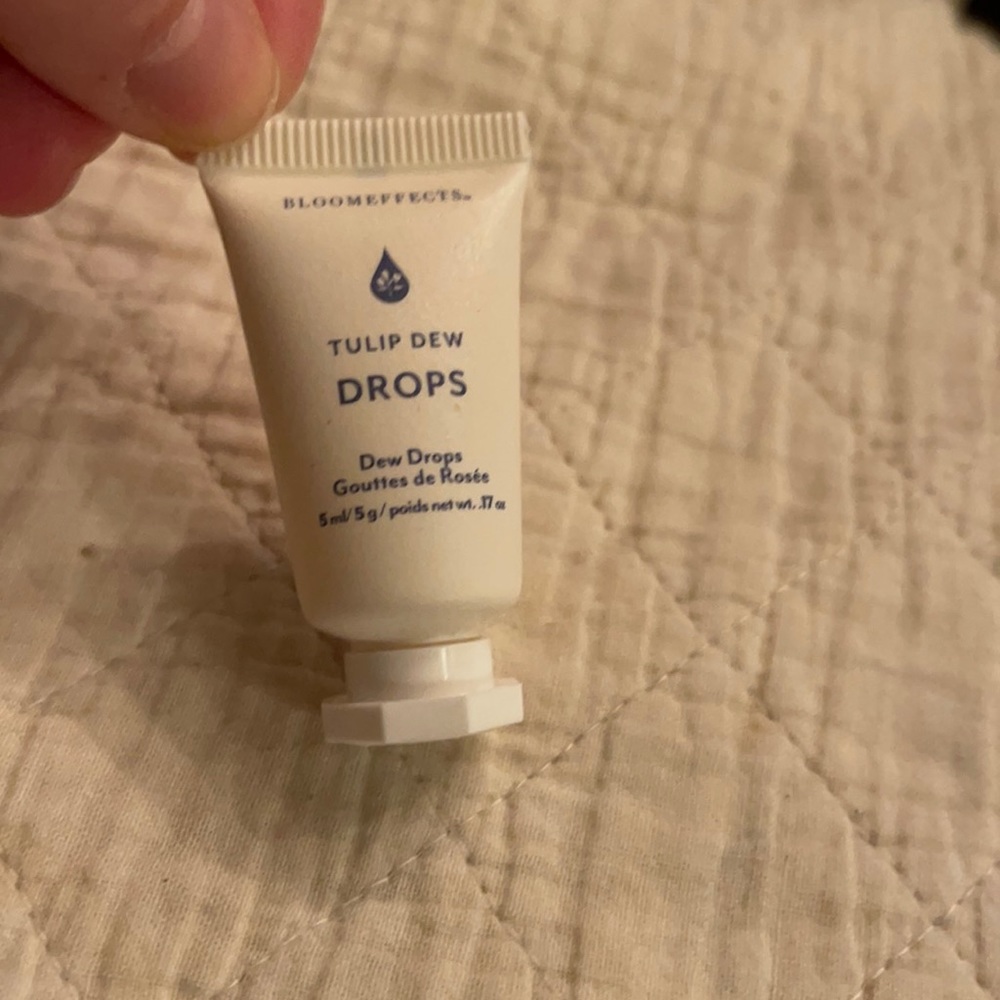 NWT Bloomeffects Dew Drops Tulip Dew